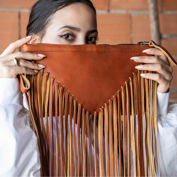 Pochette Frangée « Sahara »cuir Camel